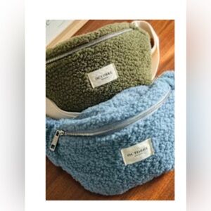 Octobre Editions Green Fleece Waist Bag, Fanny Pack! NWT!